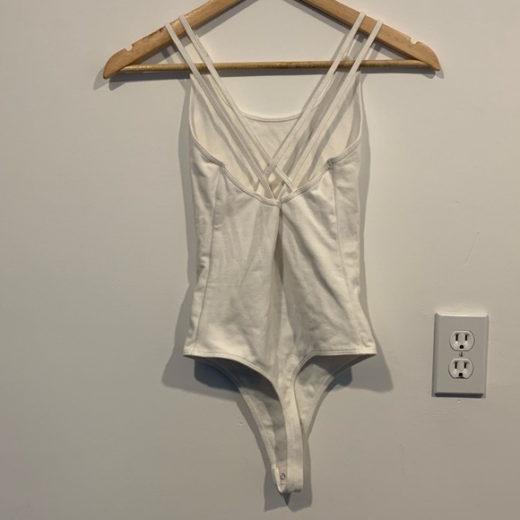 Abercrombie bodysuit bundle (1 black + 1 white) - Picture 4 of 5